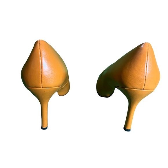 Brand New never worn DONNA LAWRENCE ORANGE HEELS - Picture 3 of 3